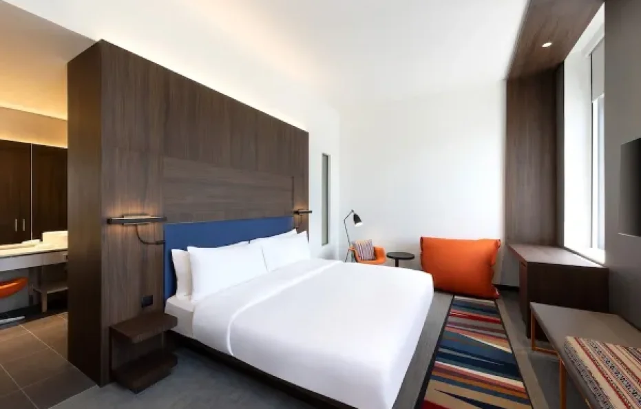 Aloft King Room With City View