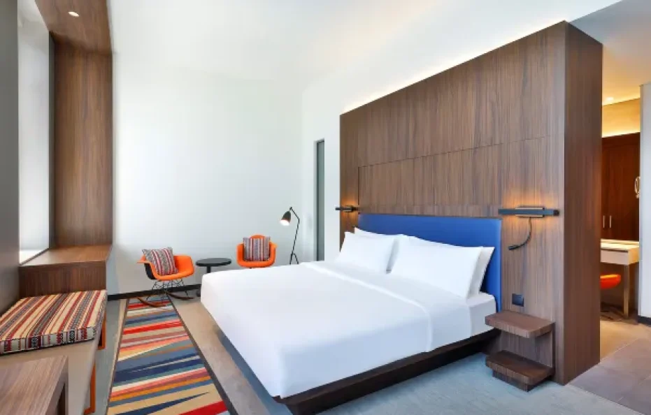 Aloft King Room With City View