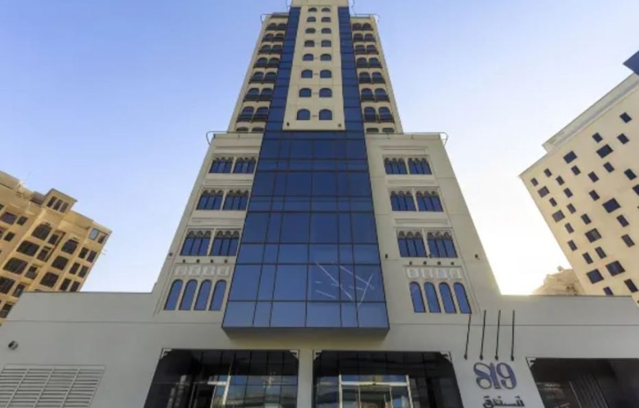 S19 Hotel-Al Jaddaf Metro Station