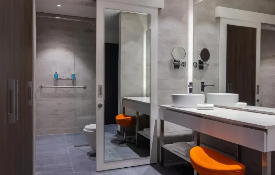 Aloft Twin Room With City View
