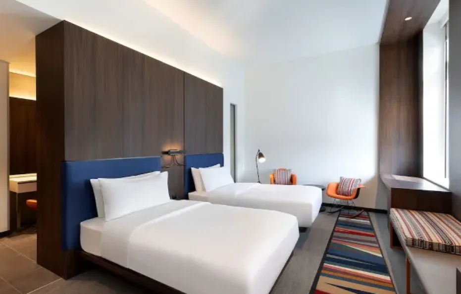 Aloft Twin Room With City View