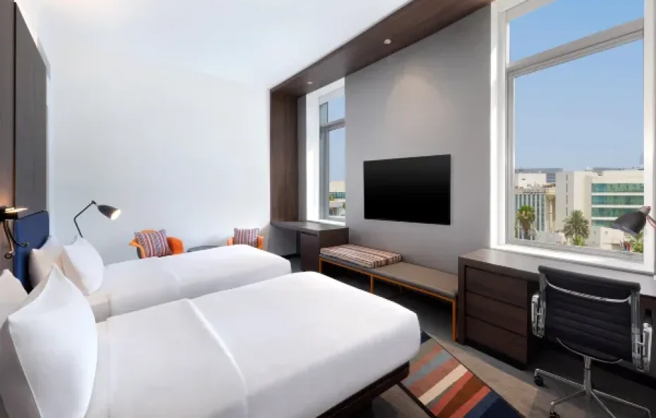 Aloft Twin Room With City View
