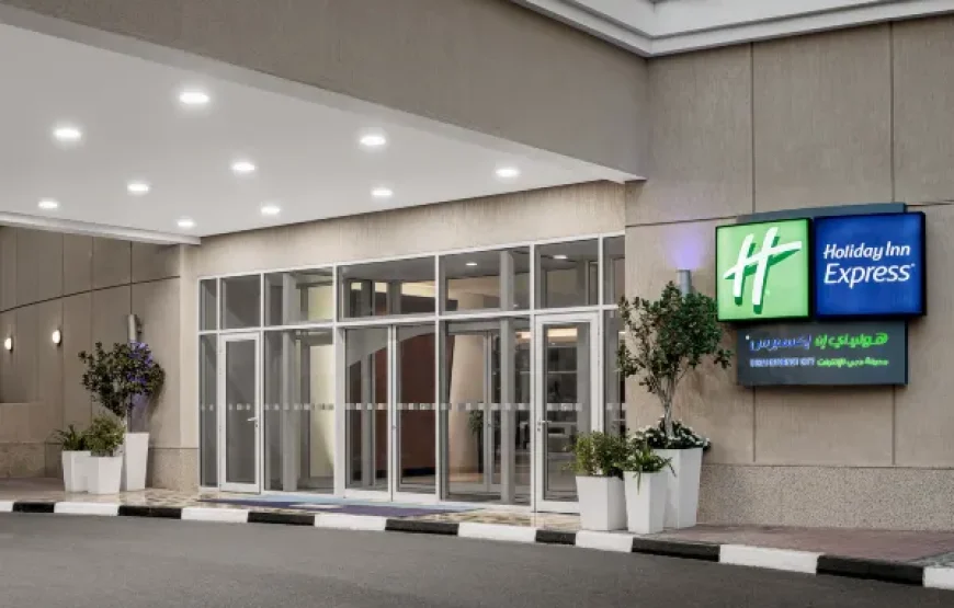 Holiday Inn Express Dubai Internet City, an IHG Hotel